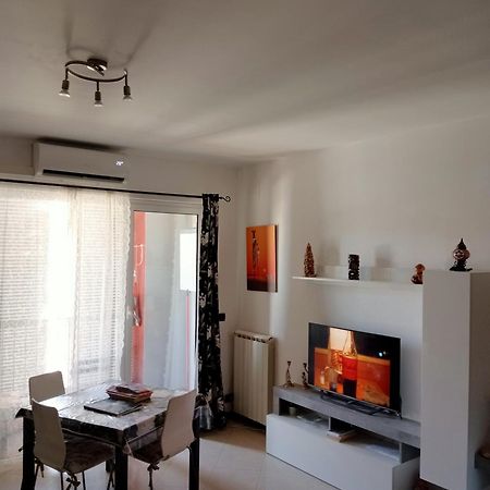 Apartmán Airport Alexander Janov Exteriér fotografie