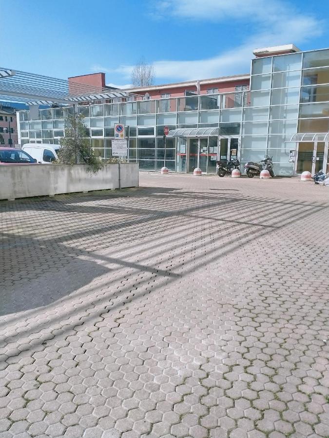 Apartmán Airport Alexander Janov Exteriér fotografie
