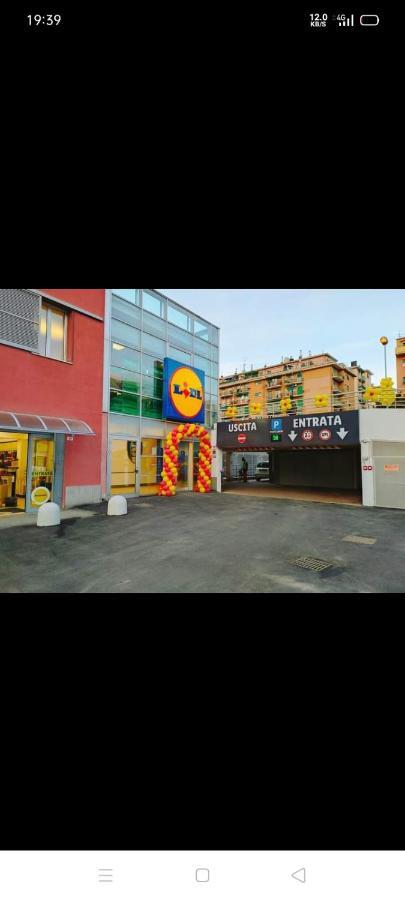 Apartmán Airport Alexander Janov Exteriér fotografie